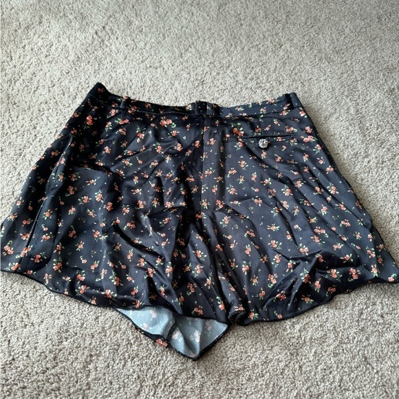 Paco Rabanne- Black Silk Floral Ruffle Mini Shorts - Picture 8 of 9